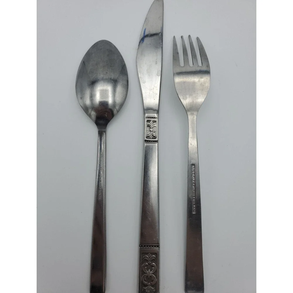 Homequip Hallmark Customcraft Fleur de Lis Flatware Lot Similar Knife Fork Spoon